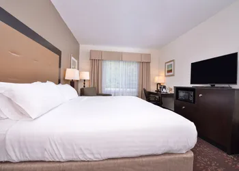 Holiday Inn Express Hotel & Suites Lancaster-Lititz by IHG hotel thumbnail 3