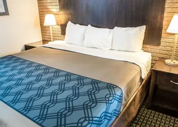 Rodeway Inn & Suites Wilmington North hotel thumbnail 5