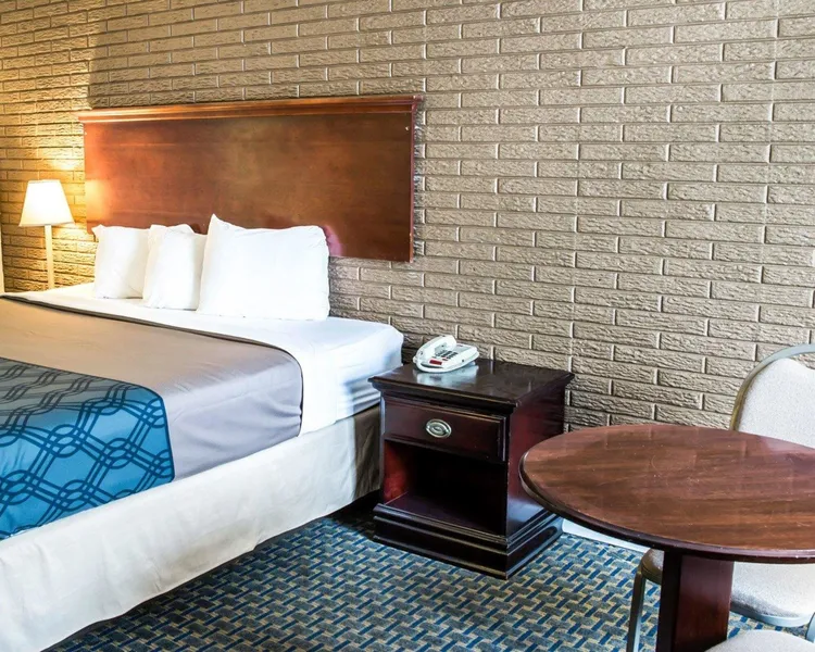 Rodeway Inn & Suites Wilmington North hotel detail image 6