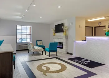 Quality Inn Lee - Lenox South hotel thumbnail 5