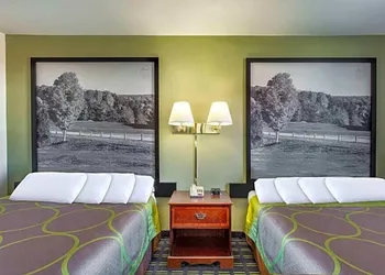 Quality Inn Lee - Lenox South hotel thumbnail 8