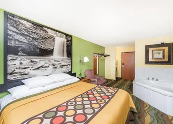 Super 8 by Wyndham Jacksonville hotel thumbnail 8