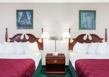 Baymont by Wyndham Queensbury / Lake George hotel thumbnail 8