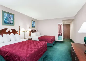 Baymont by Wyndham Queensbury / Lake George hotel thumbnail 7