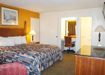 Classic Inn Red Bluff hotel thumbnail 5