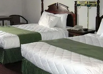 Voyageur Inn and Conference Center hotel thumbnail 4