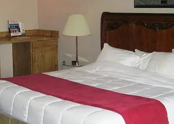 Voyageur Inn and Conference Center hotel thumbnail 5
