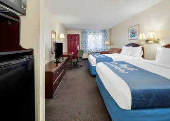 Days Inn & Suites by Wyndham Bentonville hotel thumbnail 6