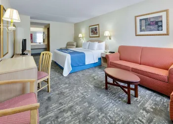 Days Inn & Suites by Wyndham Bentonville hotel thumbnail 7