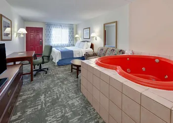 Days Inn & Suites by Wyndham Bentonville hotel thumbnail 8