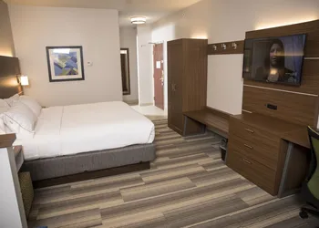 Holiday Inn Express Hotel & Suites Lexington-Downtown by IHG hotel thumbnail 5