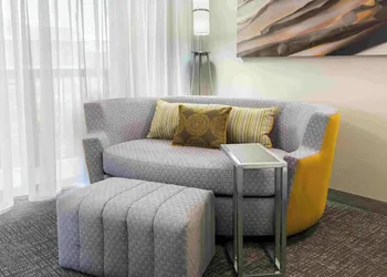 Courtyard by Marriott Knoxville Cedar Bluff hotel thumbnail 2