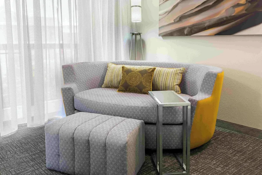 Courtyard by Marriott Knoxville Cedar Bluff hotel detail image 2