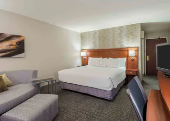 Courtyard by Marriott Knoxville Cedar Bluff hotel thumbnail 6