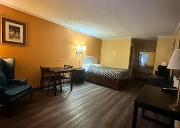 Loyalty Inn Rockingham hotel thumbnail 3