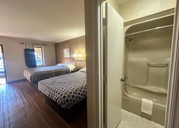 Loyalty Inn Rockingham hotel thumbnail 8