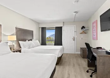 The Vista Inn hotel thumbnail 5