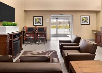 Hawthorn Extended Stay by Wyndham Milwaukee Airport hotel thumbnail 2