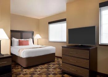 Hawthorn Extended Stay by Wyndham Milwaukee Airport hotel thumbnail 4