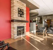Econo Lodge Inn & Suites hotel detail image 4