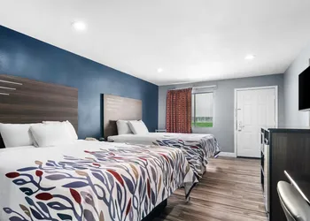 Americas Best Value Inn & Suites Siloam Springs hotel thumbnail 5
