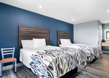 Americas Best Value Inn & Suites Siloam Springs hotel thumbnail 6
