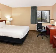 La Quinta Inn & Suites by Wyndham Stevens Point hotel detail image 4