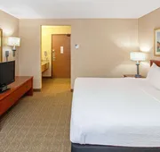 La Quinta Inn & Suites by Wyndham Stevens Point hotel detail image 7