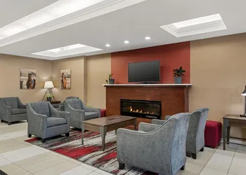 Best Western Plus Red Deer Inn & Suites hotel thumbnail 2