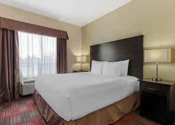 Best Western Plus Red Deer Inn & Suites hotel thumbnail 7