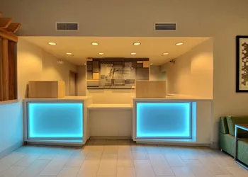 Holiday Inn Express Hotel & Suites Milwaukee Airport by IHG hotel thumbnail 3