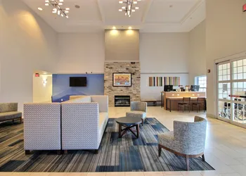 Holiday Inn Express Hotel & Suites Milwaukee Airport by IHG hotel thumbnail 6