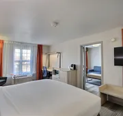 Holiday Inn Express Hotel & Suites Milwaukee Airport by IHG hotel detail image 7