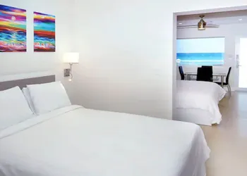 The Diane Oceanfront Suites hotel thumbnail 5