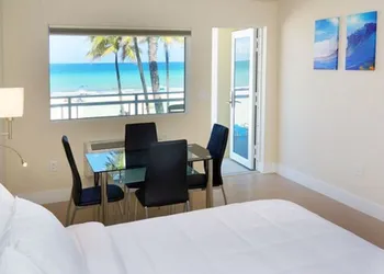 The Diane Oceanfront Suites hotel thumbnail 6