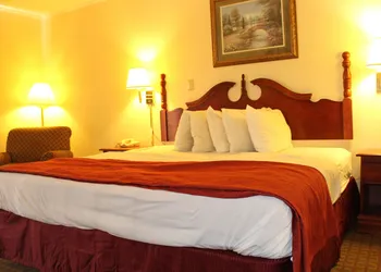 Lake View Inn & Suites hotel thumbnail 5