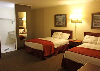 Lake View Inn & Suites hotel thumbnail 6