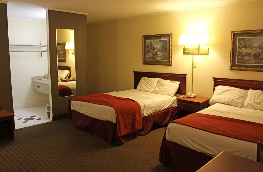 Lake View Inn & Suites hotel detail image 6