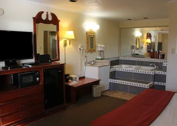 Lake View Inn & Suites hotel thumbnail 7
