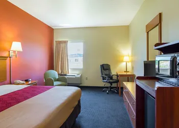 Econo Lodge Inn & Suites Pritchard Road North Little Rock hotel thumbnail 3