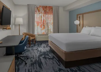Fairfield Inn & Suites by Marriott Roanoke Hollins/I-81 hotel thumbnail 5