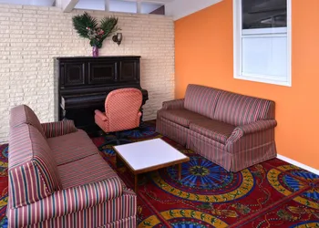 Americas Best Value Inn Geneva hotel thumbnail 5