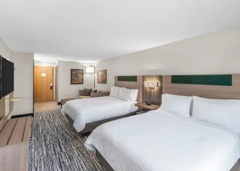 Holiday Inn Express & Suites Hayward by IHG hotel thumbnail 6