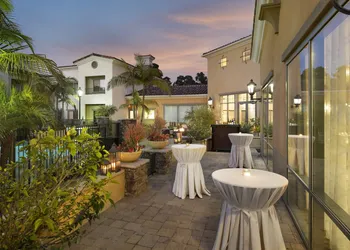 Courtyard Santa Barbara Goleta hotel thumbnail 2