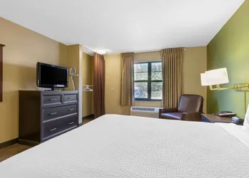 Extended Stay America Select Suites - Chesapeake - Churchland Blvd. hotel thumbnail 6