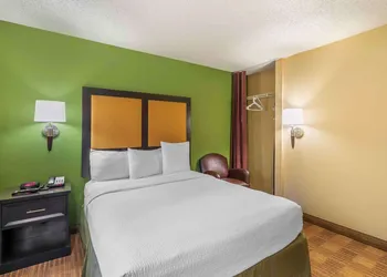 Extended Stay America Select Suites - Chesapeake - Churchland Blvd. hotel thumbnail 8