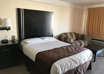 Texas Inn & Suites hotel thumbnail 5