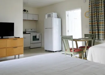 Great Escape Apartments by Lowkl hotel thumbnail 3