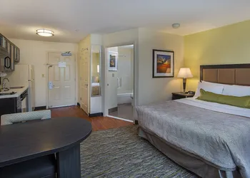 Candlewood Suites Louisville Airport by IHG hotel thumbnail 4