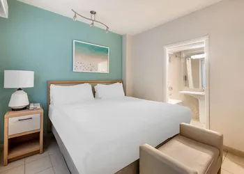 Hilton Vacation Club Crescent on South Beach Miami hotel thumbnail 6